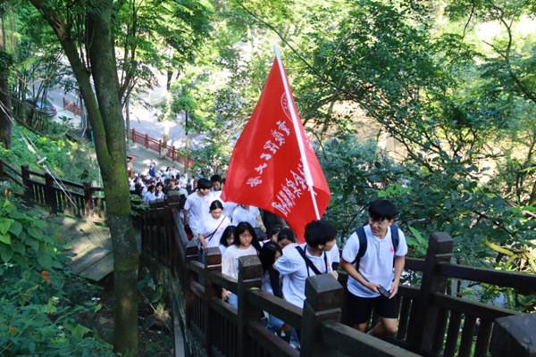 开局“惨烈”,南京楼市要如何突围?